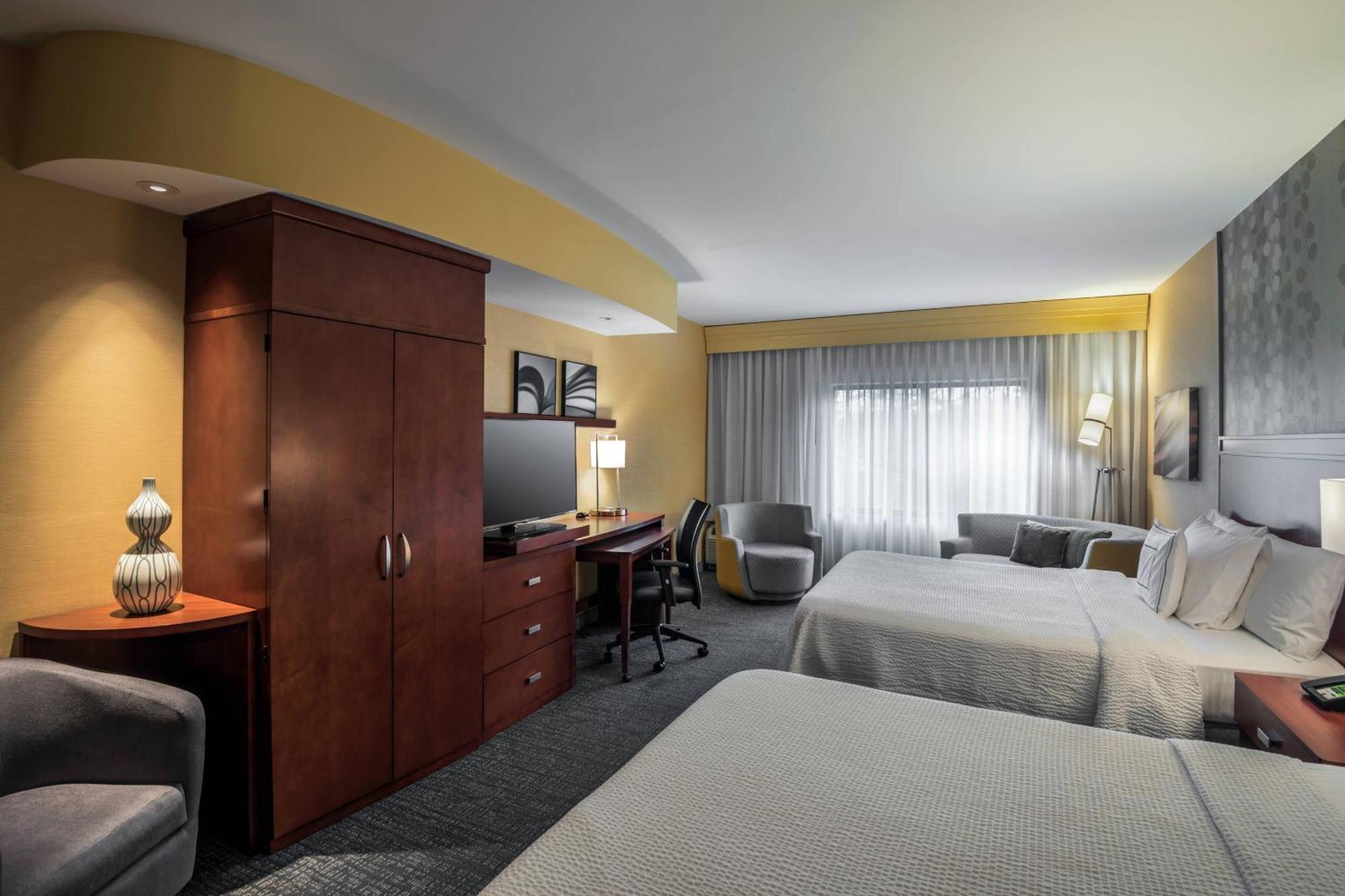 Courtyard By Marriott Waldorf Hotel Exterior photo
