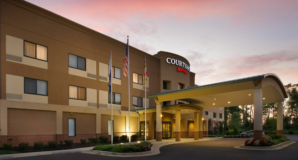 Courtyard By Marriott Waldorf Hotel Exterior photo