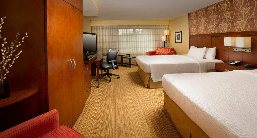 Courtyard By Marriott Waldorf Hotel Exterior photo